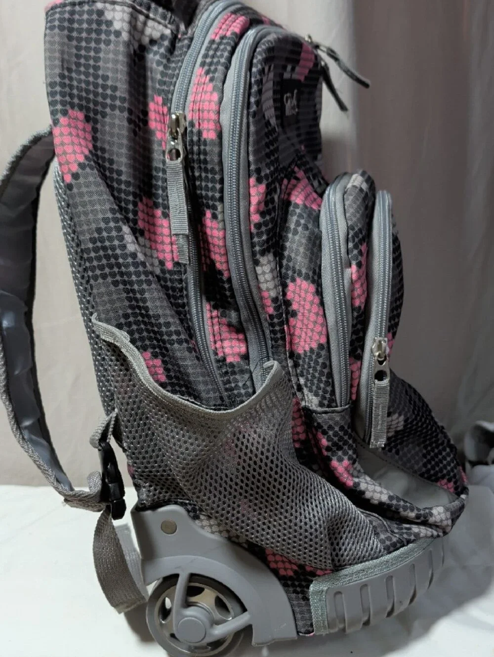 Tilami Girls Gray & Pink Heart Print Backpack With Wheels And Pull Handle